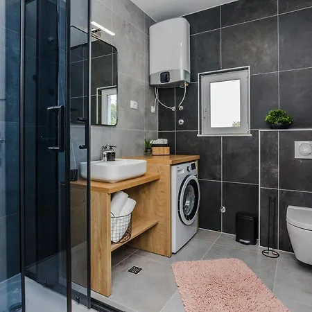 Redibo Apartment *
